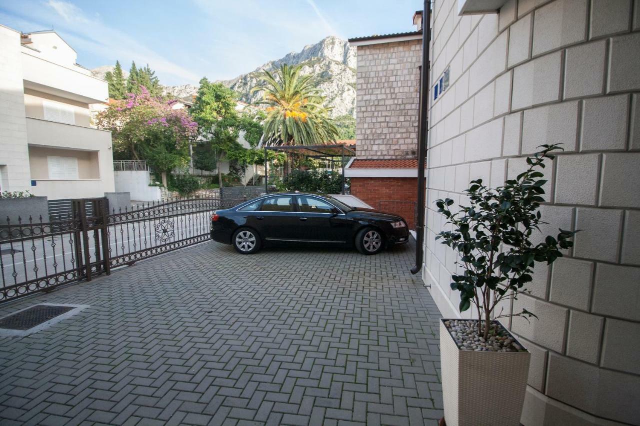 Apartments Knezovic Gradac  Luaran gambar