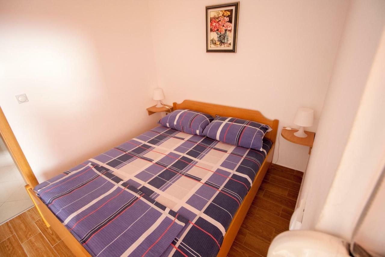 Apartments Knezovic Gradac  Luaran gambar
