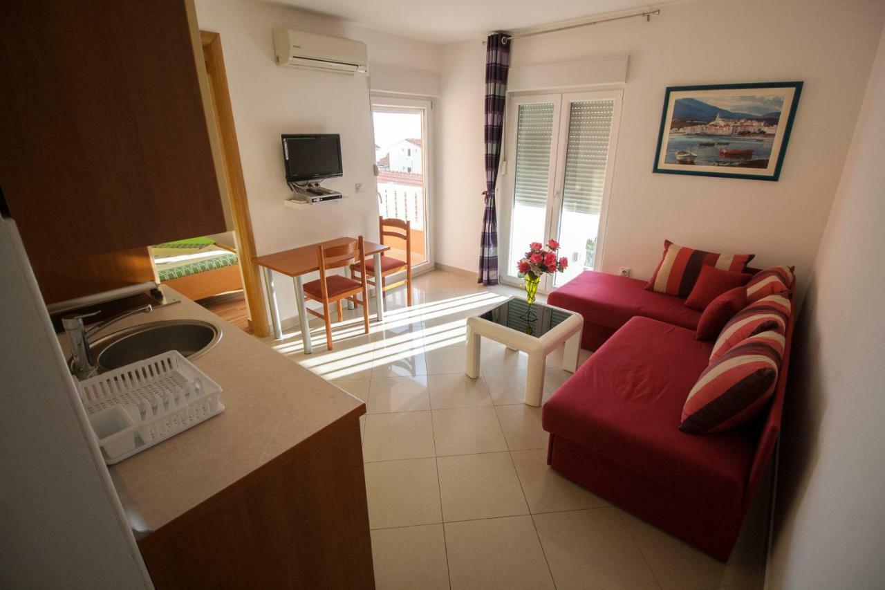 Apartments Knezovic Gradac  Luaran gambar